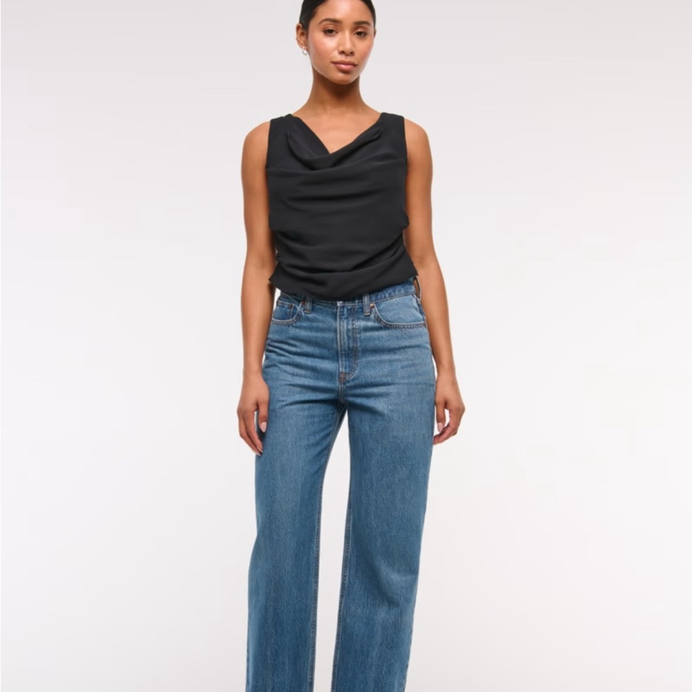 Abercrombie & Fitch High Rise Loose Jeans